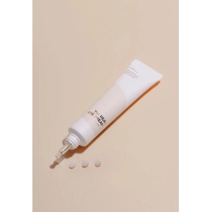 Crème contour des yeux TW-Real Eye Cream de la marque Isntree, soin hydratant et anti-âge pour le contour des yeux.