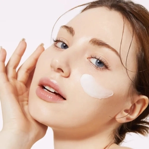 Crème Triple Collagen Cream 4.0 renforcer la barrière cutanée, améliorer l’élasticité et réduire les signes visibles de l’âge.