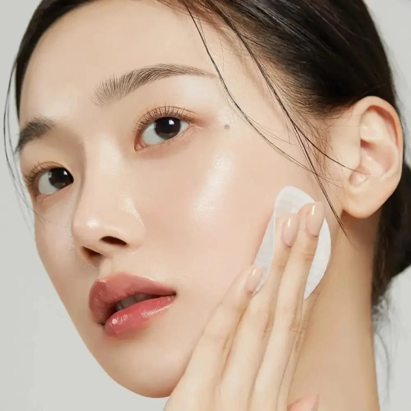 pad exfoliants Medicube Zero Pore Pad Mild doux pour resserrer les pores, lisser le grain de peau et réduire l’excès de sébum