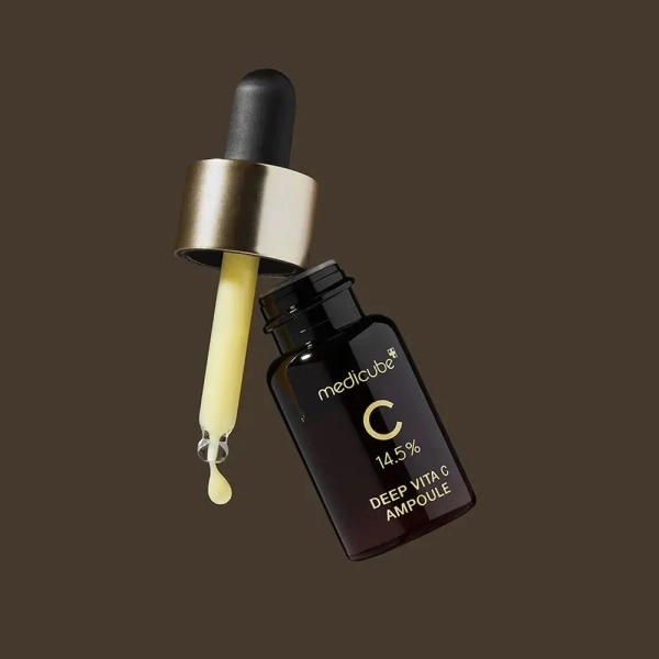 Sérum illuminateur Medicube Age R Vita C Pro Ampoule à la vitamine C pour un teint éclatant et un soin anti-âge du visage coréen