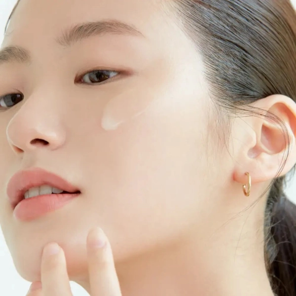 Sérum coréen Dark Spot Correcting Glow Serum pour réduire les taches pigmentaires, éclaircir et illuminer le teint