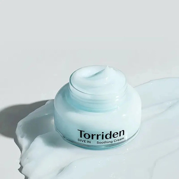 Soothing Cream crème hydratante coréenne apaisante enrichie en acide hyaluronique pour calmer et renforcer la peau sensible