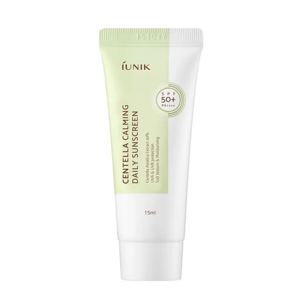 Crème solaire Centella Calming Daily Sunscreen de Iunik, soin coréen apaisant à la centella pour protéger et hydrater la peau.