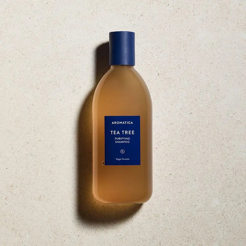 Aromatica Tea Tree Purifying Shampoo 400ml, bouteille en situation, shampoing coréen K Beauty Cosmetics