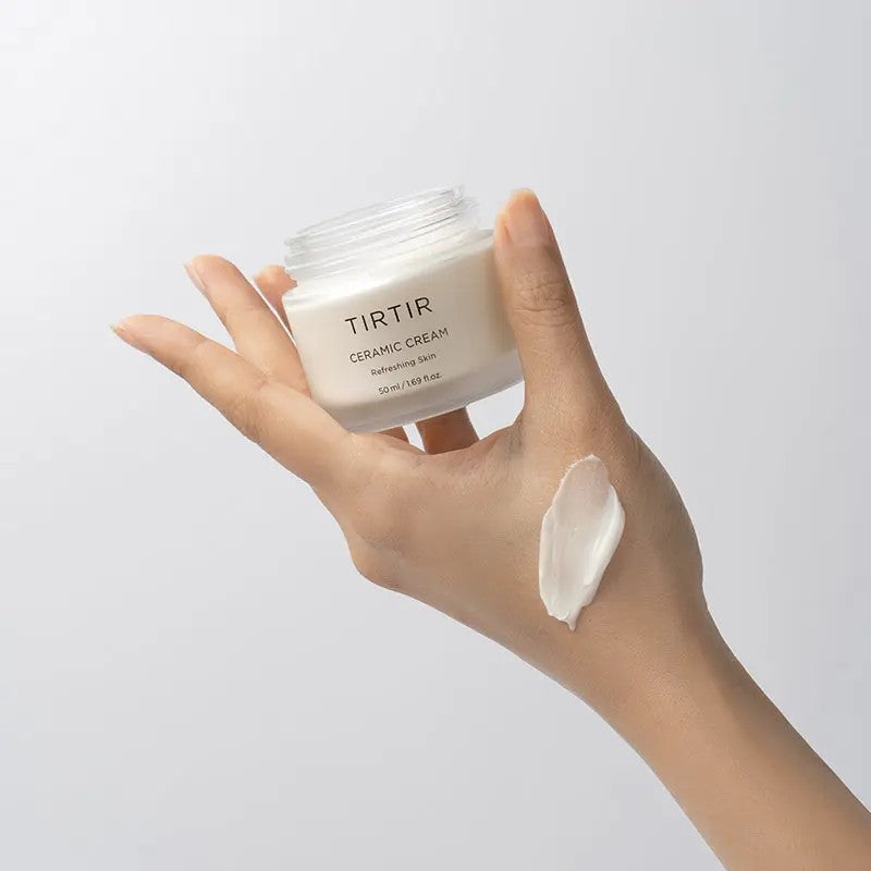 Crème hydratante Ceramic Cream de la marque TIRTIR, soin du visage nourrissant pour une peau lisse et éclatante.