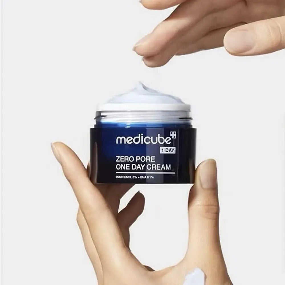 Crème de jour Zero Pore Day Cream de Medicube pour hydrater, resserrer les pores et matifier la peau tout au long de la journée