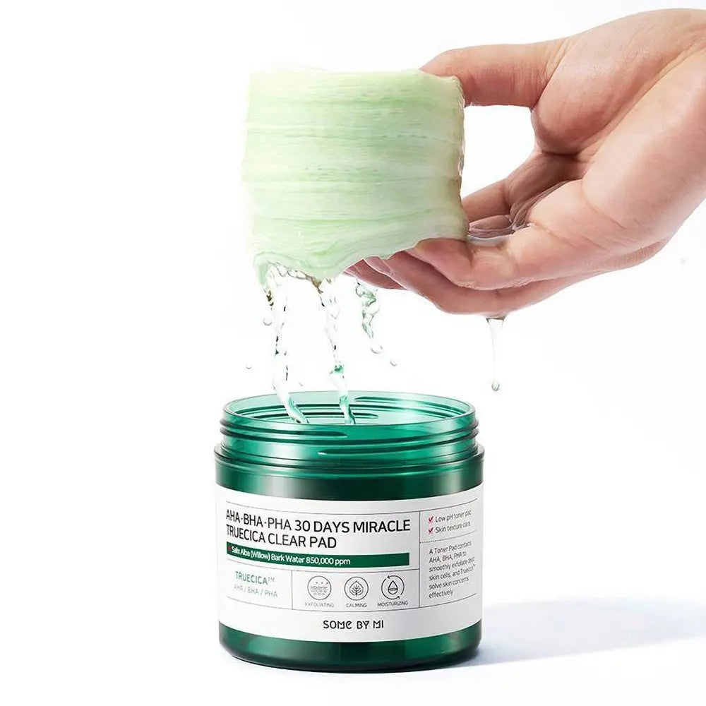 pad exfoliants coréens AHA-BHA-PHA 30 Days Miracle Truecica Clear Pad pour purifier les pores et apaiser la peau avec Truecica