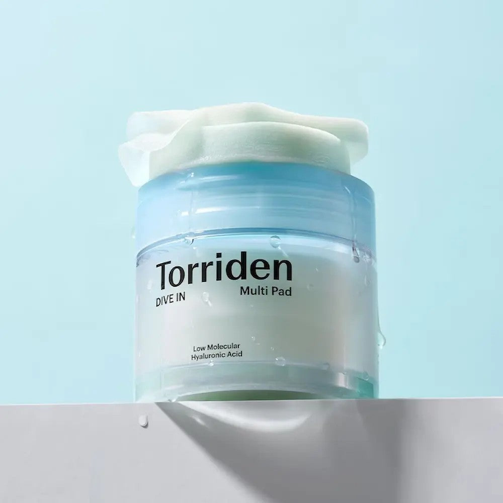 Disques hydratants Dive In Multi Pad de Torriden à l’acide hyaluronique pour lisser, hydrater et rafraîchir la peau.