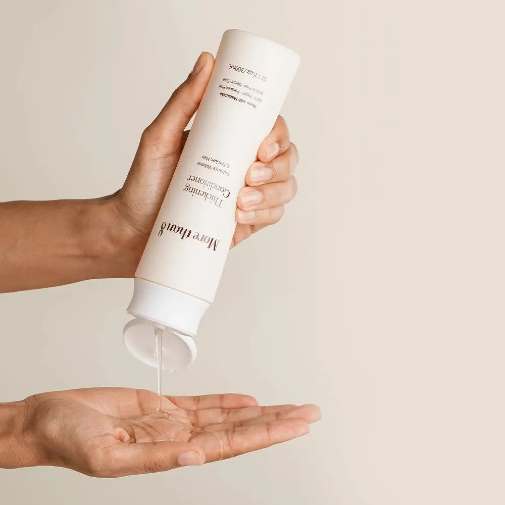 Après-shampoing Morethan8 Thickening Conditioner donne volume et force aux cheveux fins tout en les rendant brillants.