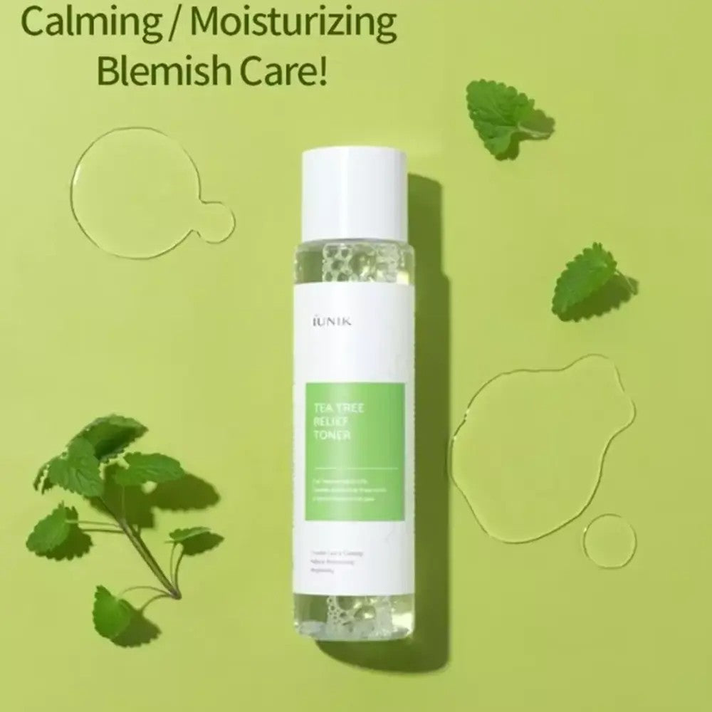 Lotion tonique Tea Tree Toner de IUNIK purifiante et apaisante, enrichie en tea tree pour équilibrer et rafraîchir la peau.