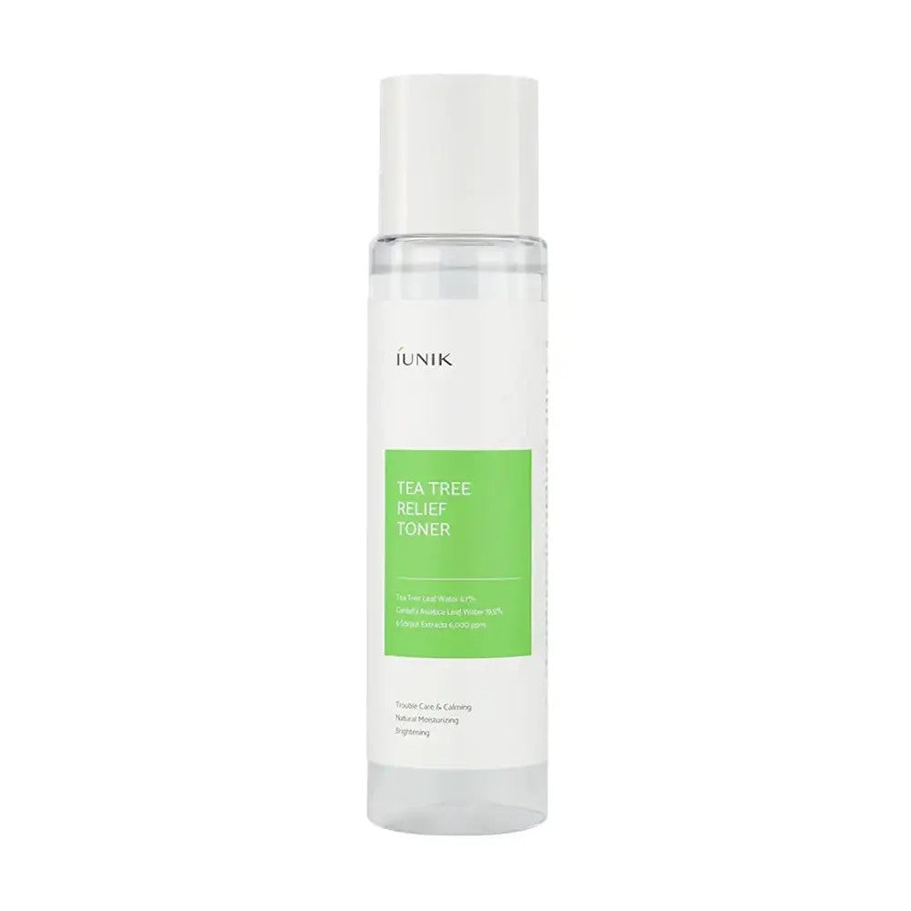 Lotion tonique Tea Tree Toner de IUNIK purifiante et apaisante, enrichie en tea tree pour équilibrer et rafraîchir la peau.