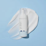 Nettoyant Dokdo Bubble Foam de Round Lab, mousse coréenne douce pour purifier et hydrater la peau.
